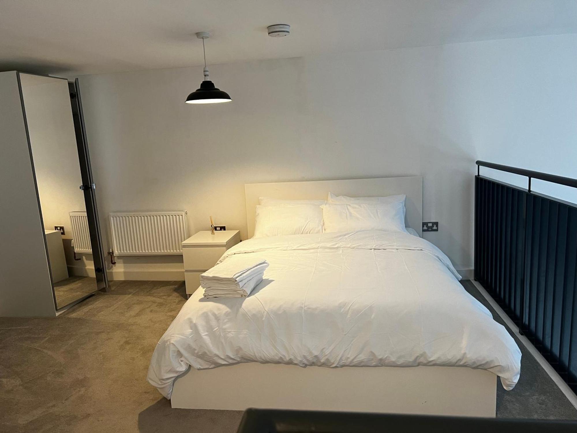Luxurious 1-Bedroom With Parking Birmingham Exteriör bild